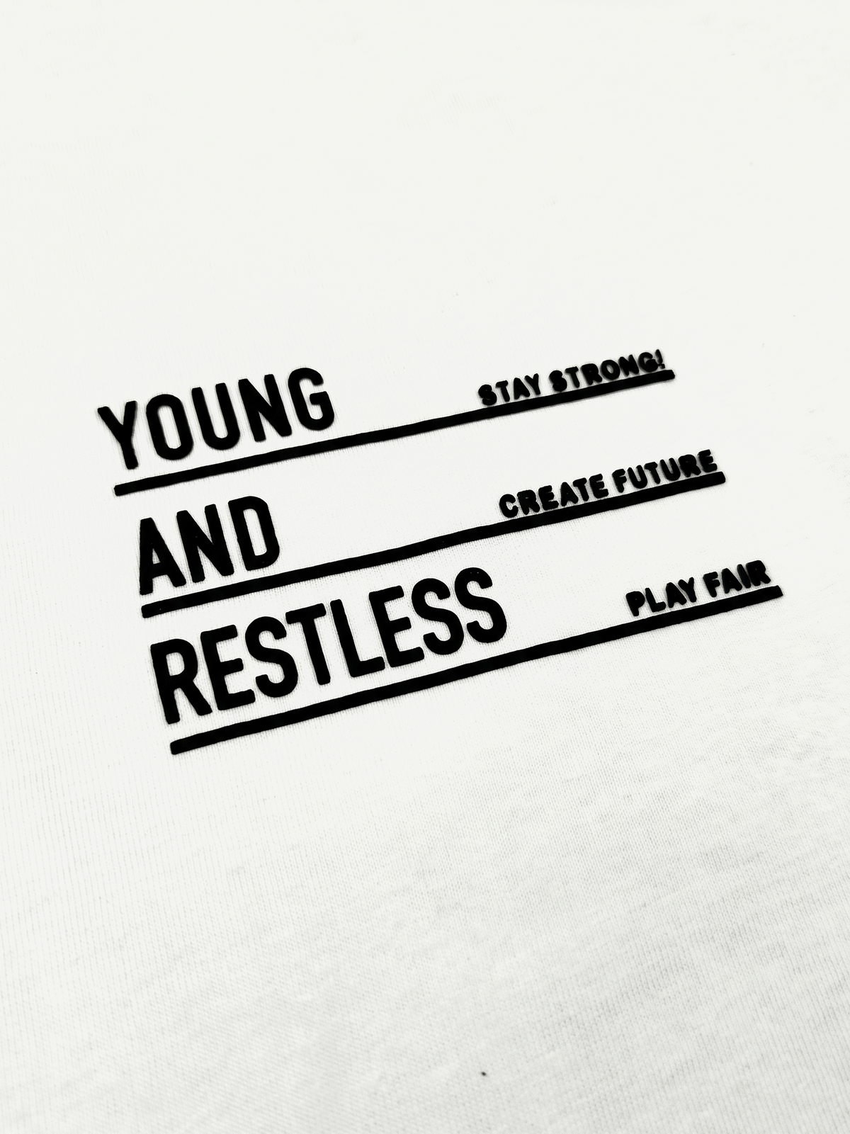 Young Restless | Rövid ujjú póló fiúknak - laza szabás