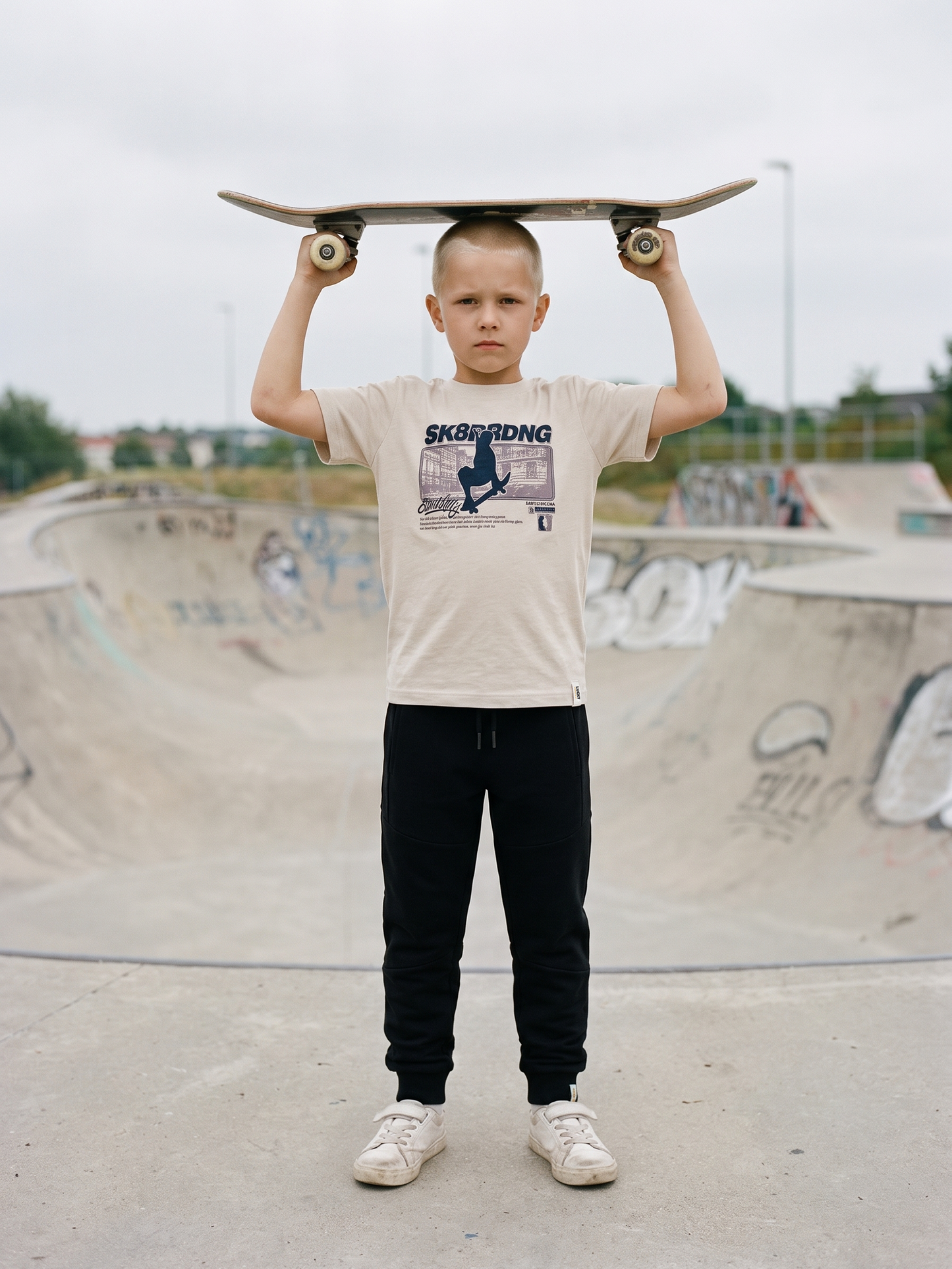 Sand Skateboard | Rövid ujjú póló fiúknak - klasszikus szabás