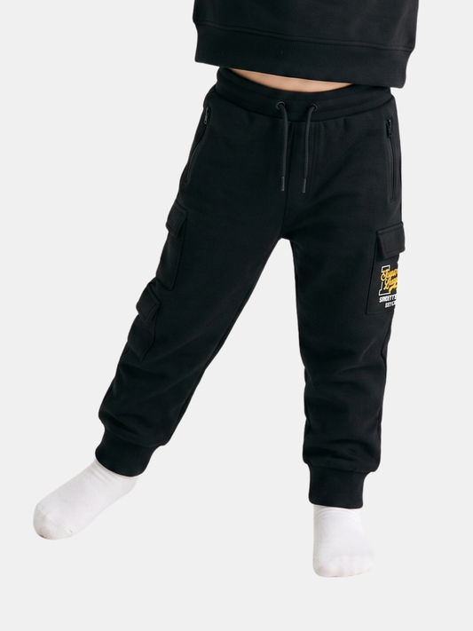 Black Cargo Vibe | Cargo fiú melegítőnadrág - laza szabás