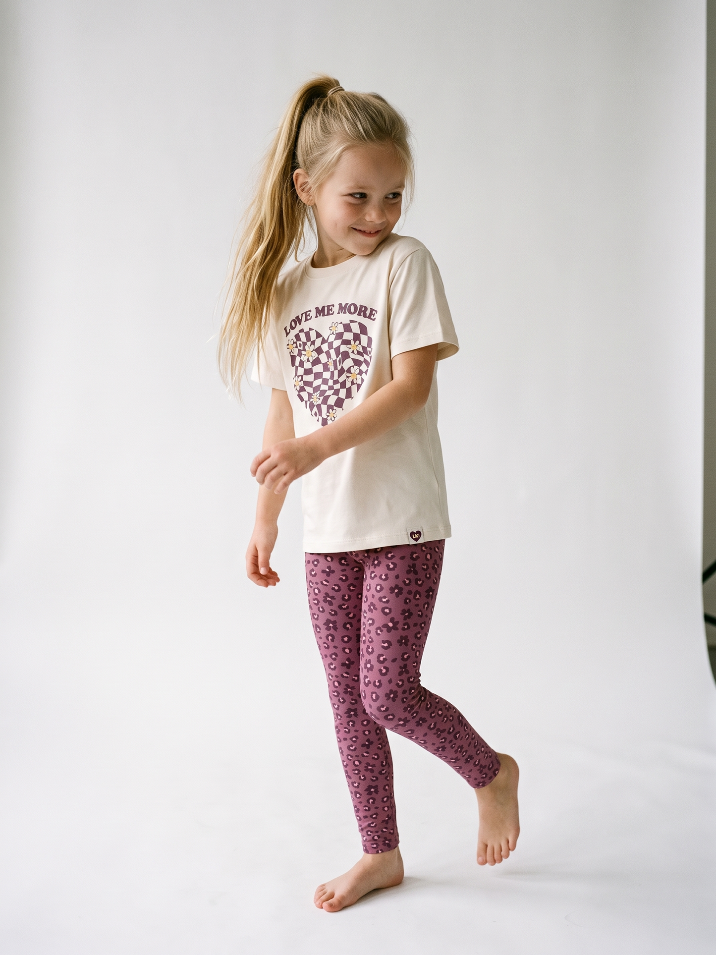 White Checker Heart | Rövid ujjú póló lányoknak - oversized szabás