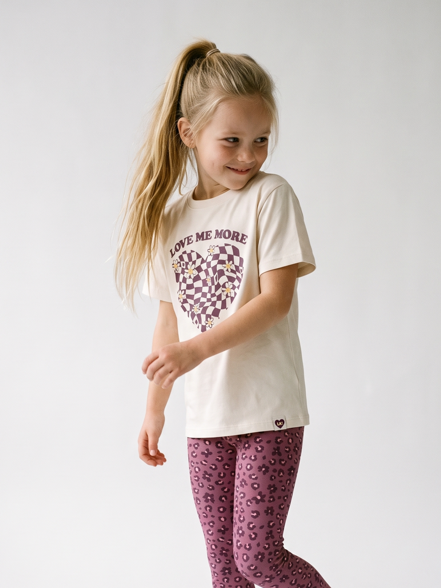 White Checker Heart | Rövid ujjú póló lányoknak - oversized szabás